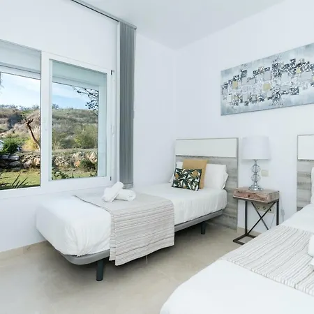 Al-104 - - Alcazaba Lagoon 2 Bedroom *